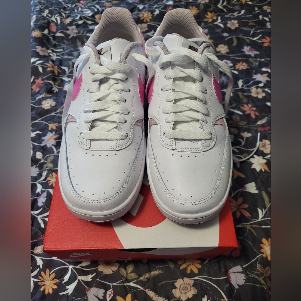 Nike Women's Gamma Force shoes